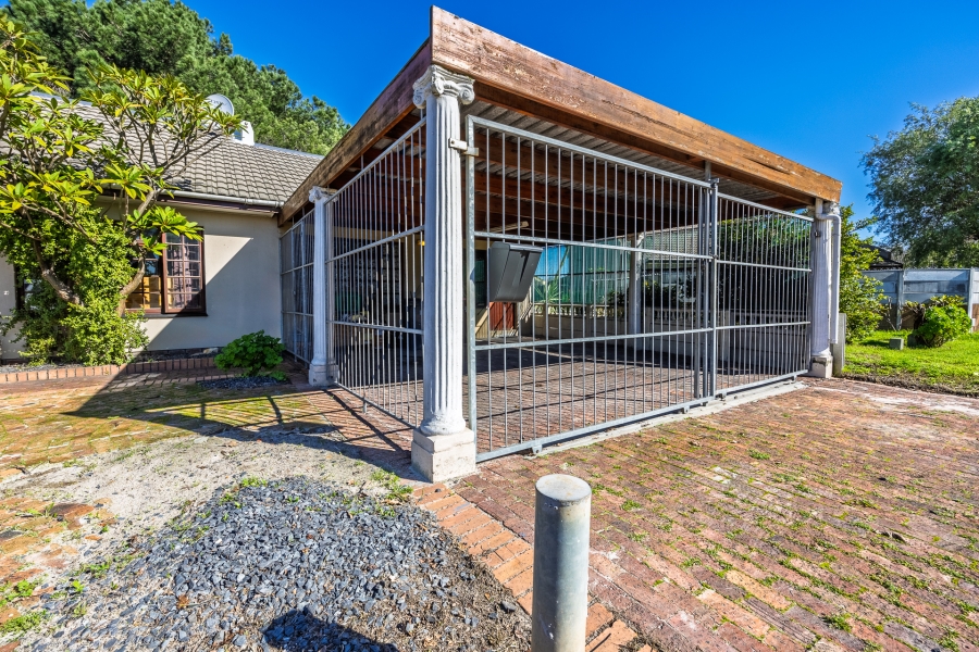 3 Bedroom Property for Sale in Drostdy Park Western Cape